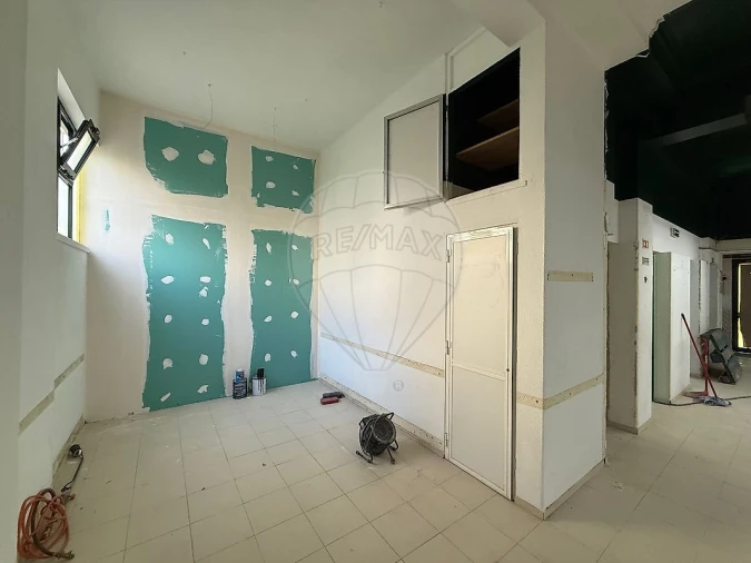 Loja para Arrendamento em Carcavelos e Parede Foto 7