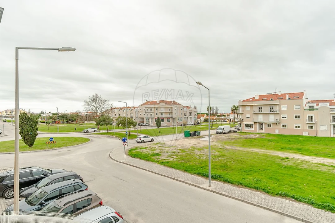 Apartamento T2 para Venda em Alcochete Foto 6