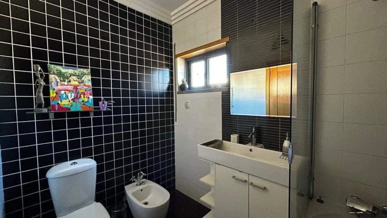 Apartamento T3 para Venda em Carcavelos e Parede Foto 7