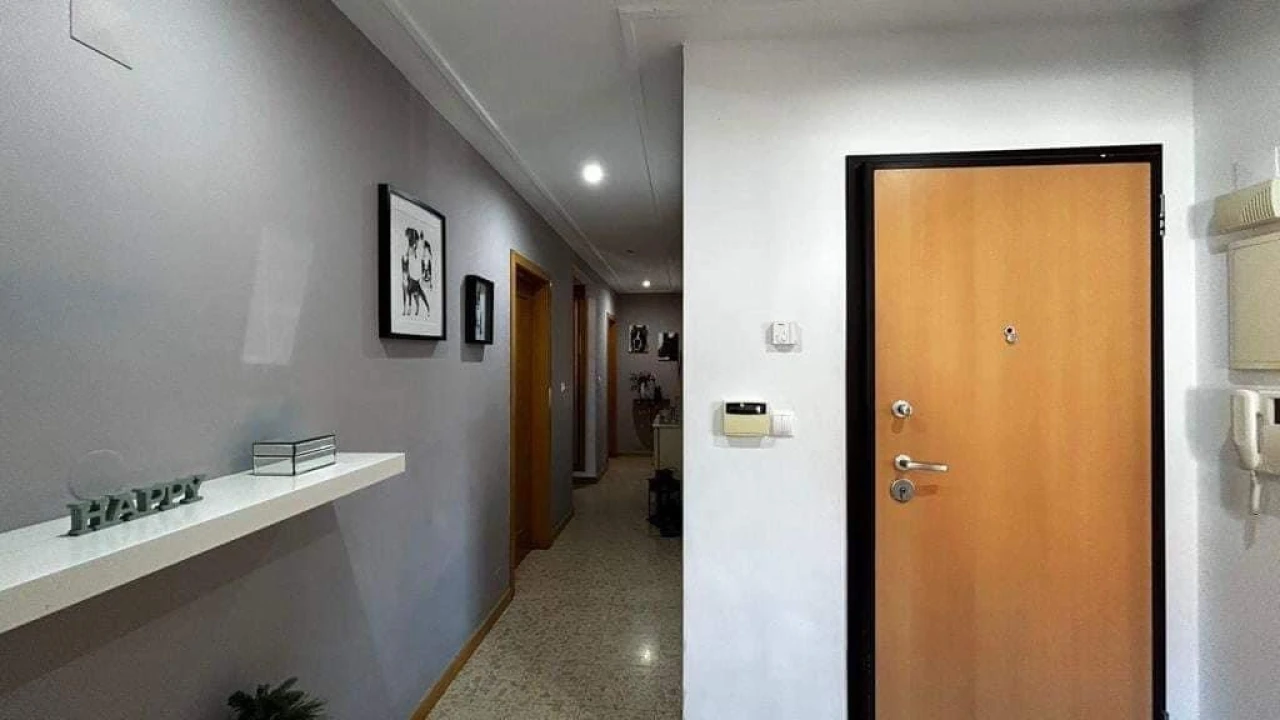 Apartamento T3 para Venda em Carcavelos e Parede Foto 16