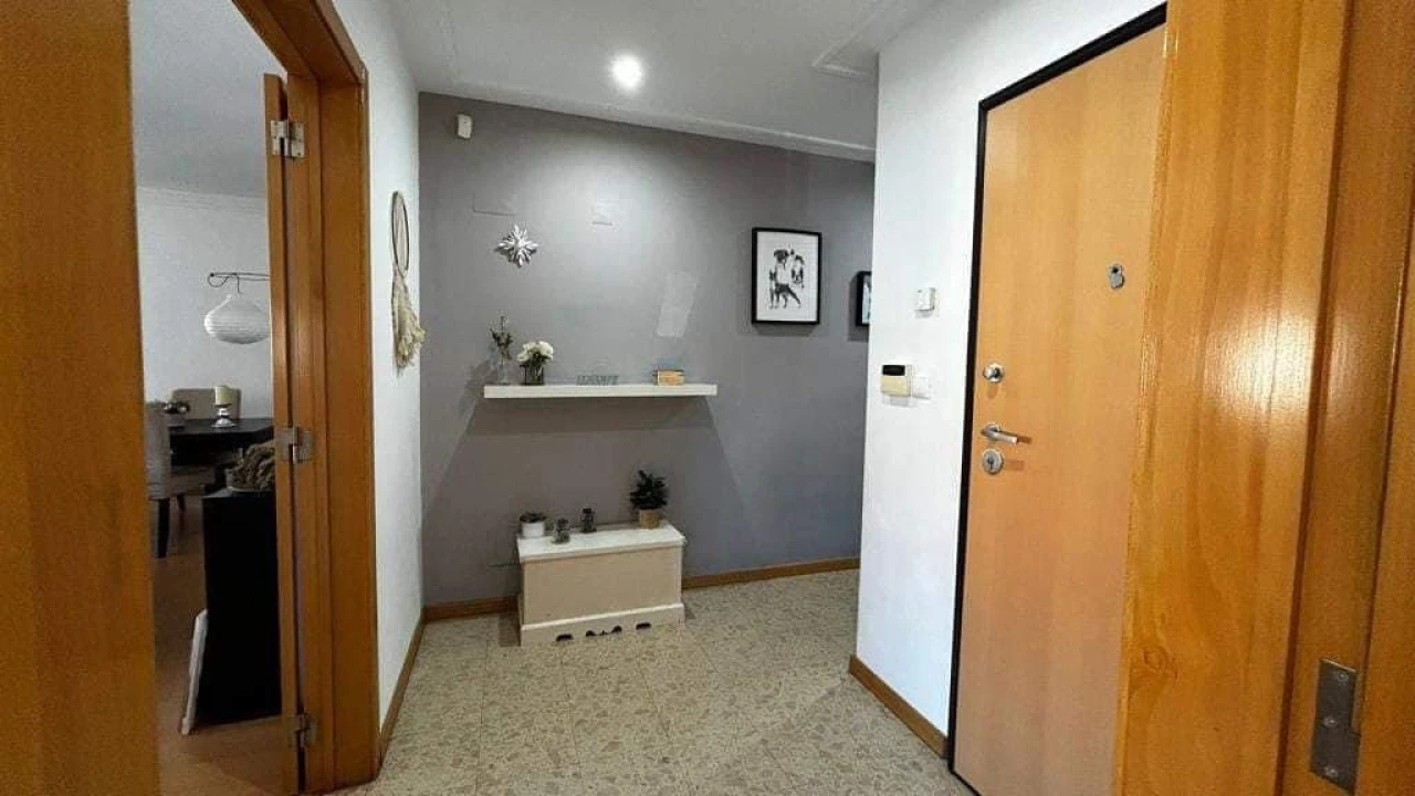 Apartamento T3 para Venda em Carcavelos e Parede Foto 17