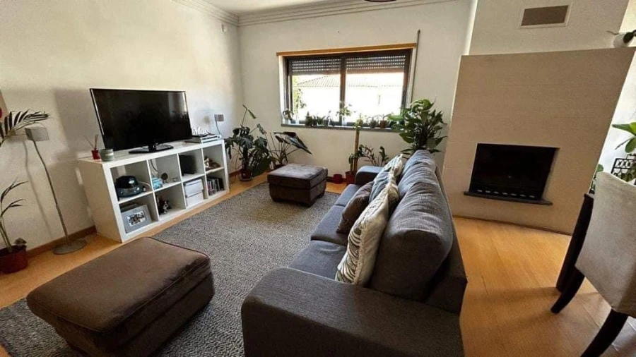 Apartamento T3 para Venda em Carcavelos e Parede Foto 1