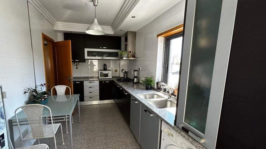 Apartamento T3 para Venda em Carcavelos e Parede Foto 3