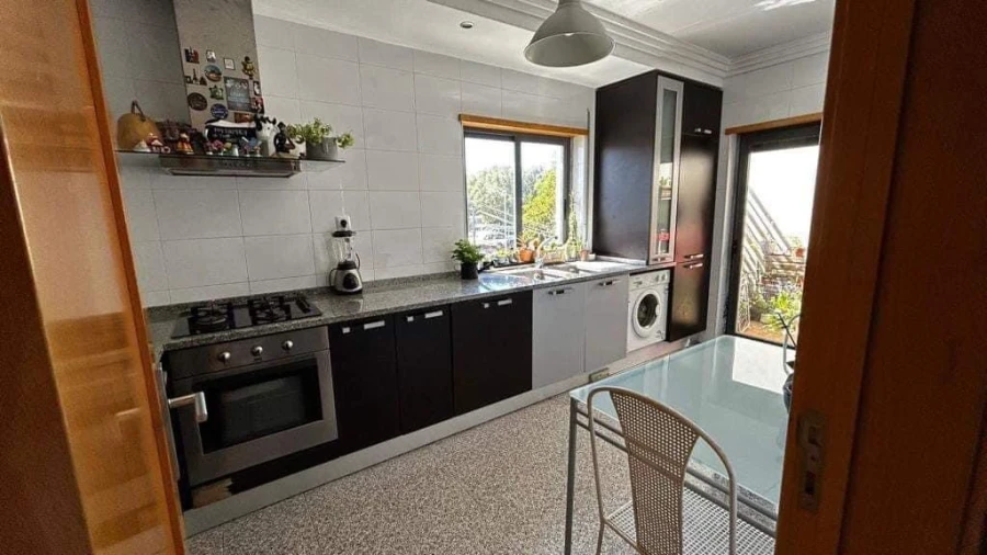 Apartamento T3 para Venda em Carcavelos e Parede Foto 4