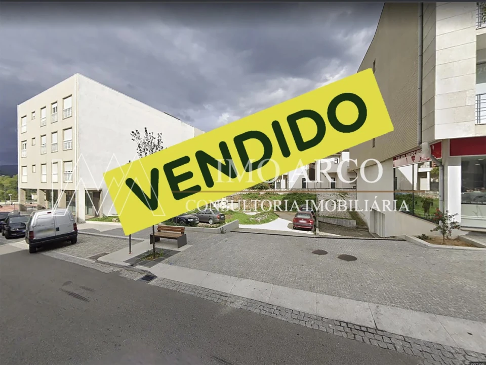 Terreno para Venda em Arco de Baúlhe e Vila Nune Foto 1