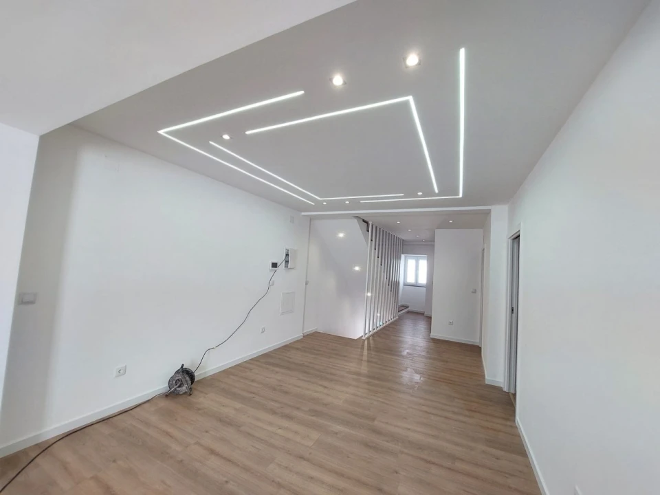 Apartamento T4 para Venda em Sé e São Lourenço Foto 3