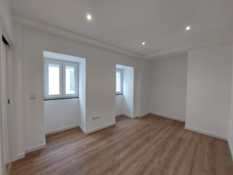 Apartamento T4 para Venda em Sé e São Lourenço Foto 10