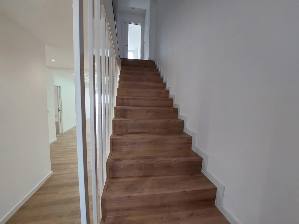 Apartamento T4 para Venda em Sé e São Lourenço Foto 12