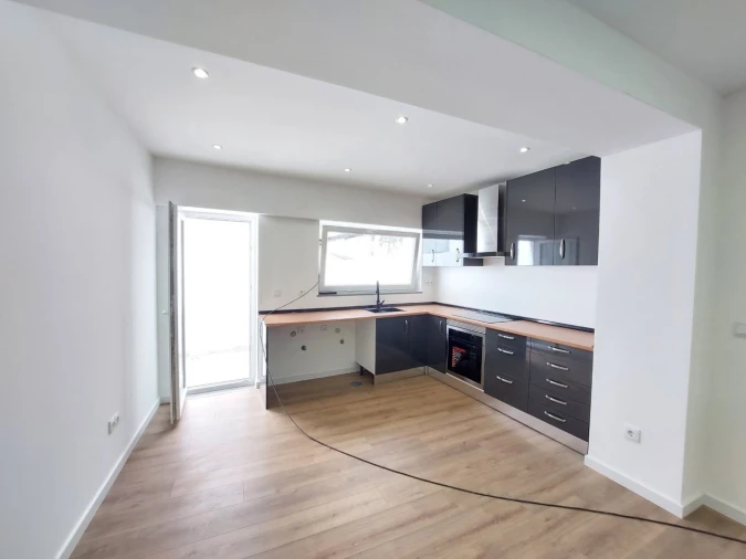 Apartamento T4 para Venda em Sé e São Lourenço Foto 5