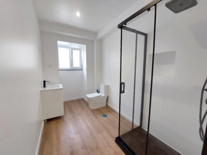 Apartamento T4 para Venda em Sé e São Lourenço Foto 8