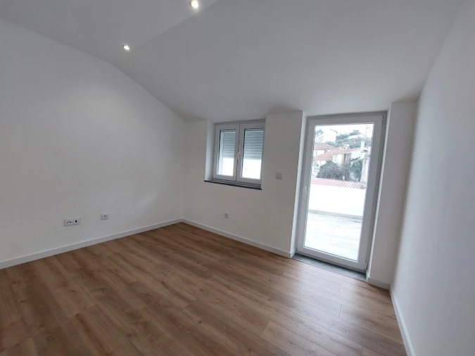 Apartamento T4 para Venda em Sé e São Lourenço Foto 11