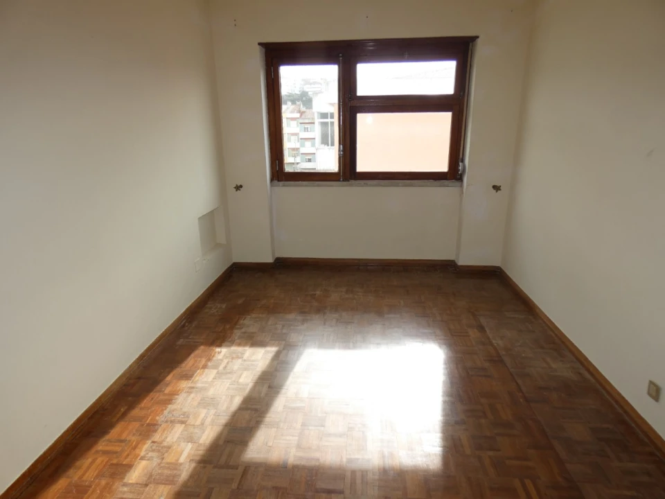 Apartamento T3 para Venda em Agualva e Mira-Sintra Foto 15