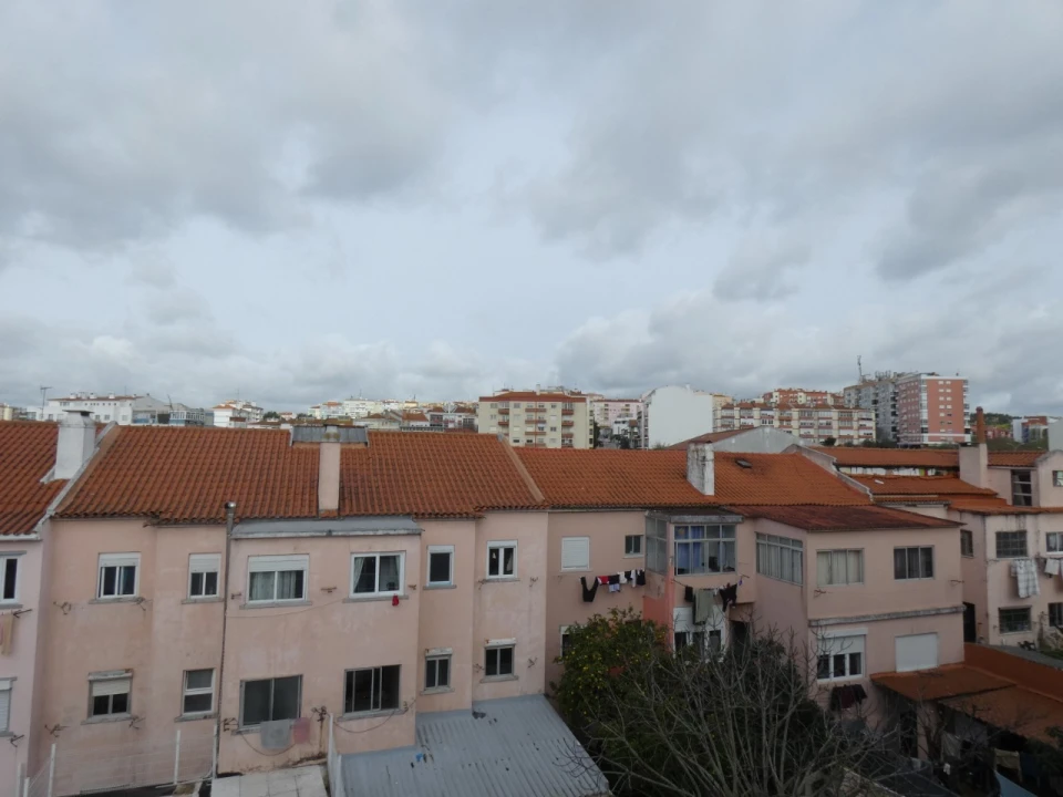 Apartamento T3 para Venda em Agualva e Mira-Sintra Foto 18