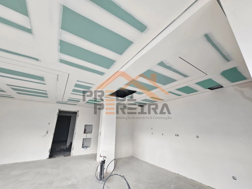 Apartamento T3 para Venda em Pontinha e Famões Foto 3