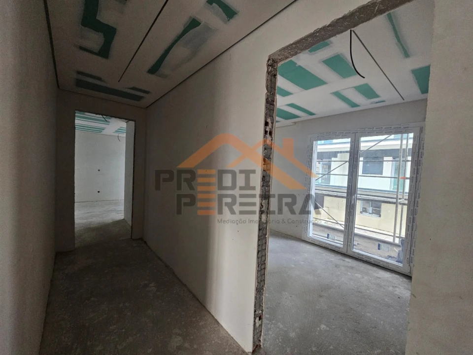 Apartamento T3 para Venda em Pontinha e Famões Foto 11