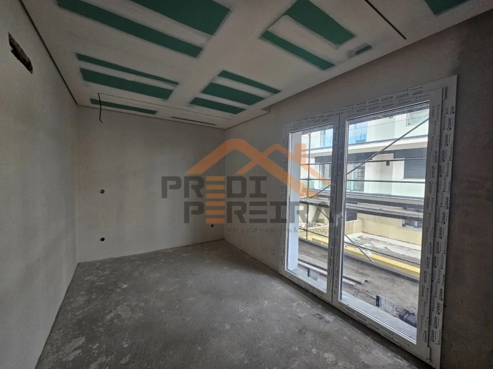 Apartamento T3 para Venda em Pontinha e Famões Foto 12