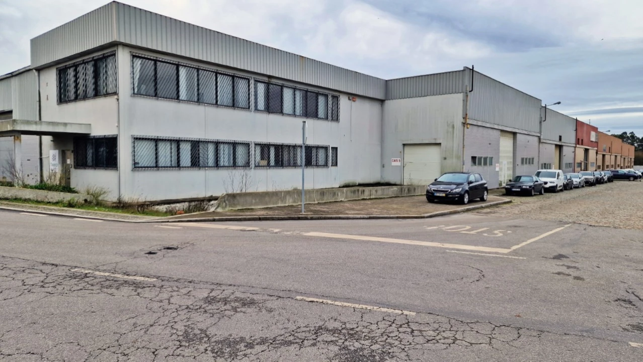 Armazém para Arrendamento em Vila Nova da Telha Foto 1