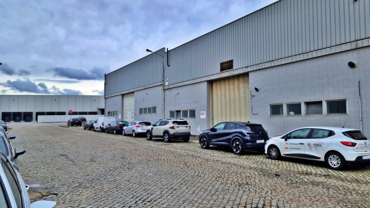 Armazém para Arrendamento em Vila Nova da Telha Foto 2
