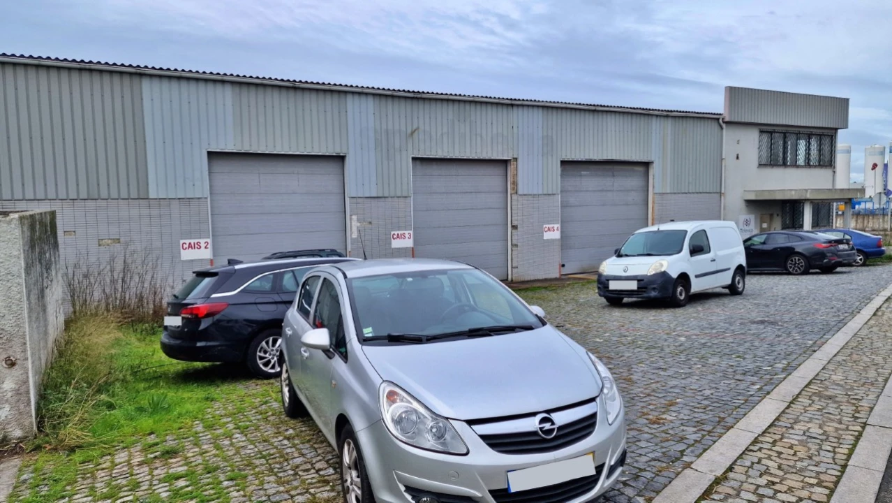 Armazém para Arrendamento em Vila Nova da Telha Foto 3