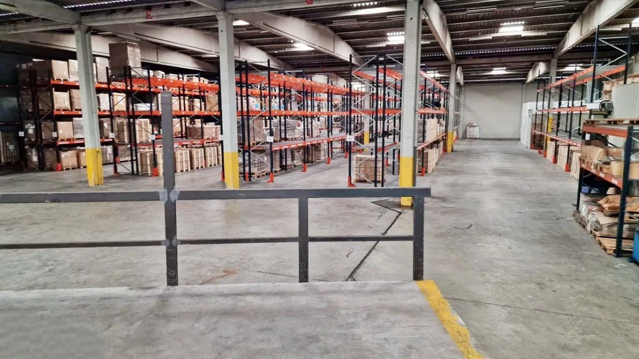 Armazém para Arrendamento em Vila Nova da Telha Foto 3