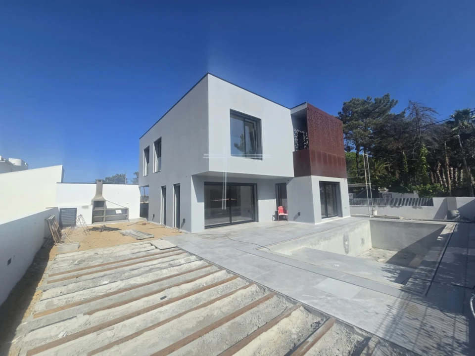 Moradia T4 para Venda em Charneca de Caparica e Sobreda Foto 1