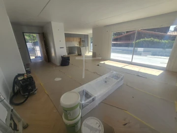 Moradia T4 para Venda em Charneca de Caparica e Sobreda