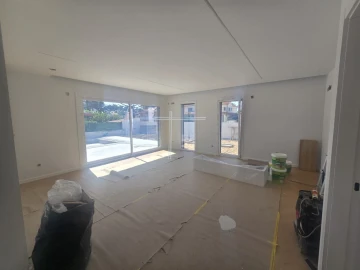 Moradia T4 para Venda em Charneca de Caparica e Sobreda