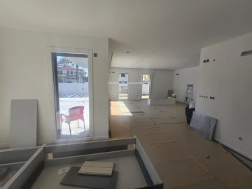 Moradia T4 para Venda em Charneca de Caparica e Sobreda