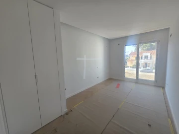 Moradia T4 para Venda em Charneca de Caparica e Sobreda
