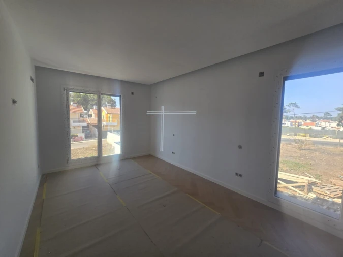 Moradia T4 para Venda em Charneca de Caparica e Sobreda Foto 13