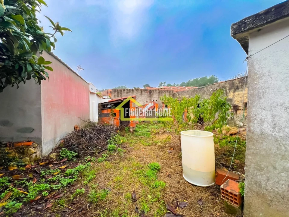 Moradia T2 para Venda em Alhadas Foto 1