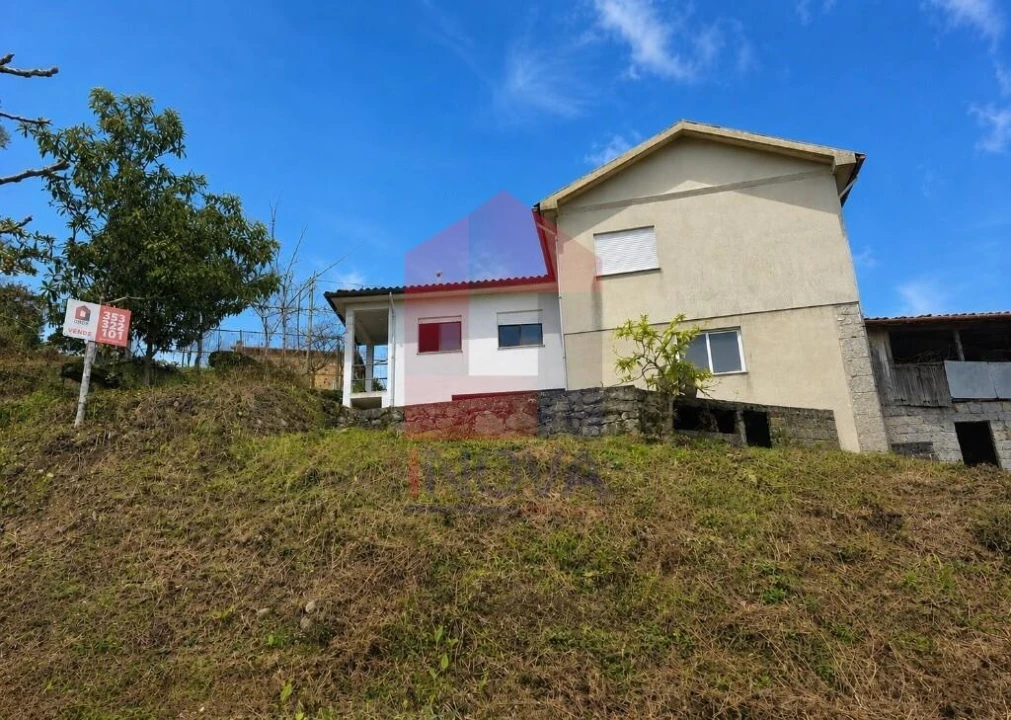 Moradia T2 para Venda em Vila Verde e Barbudo Foto 1