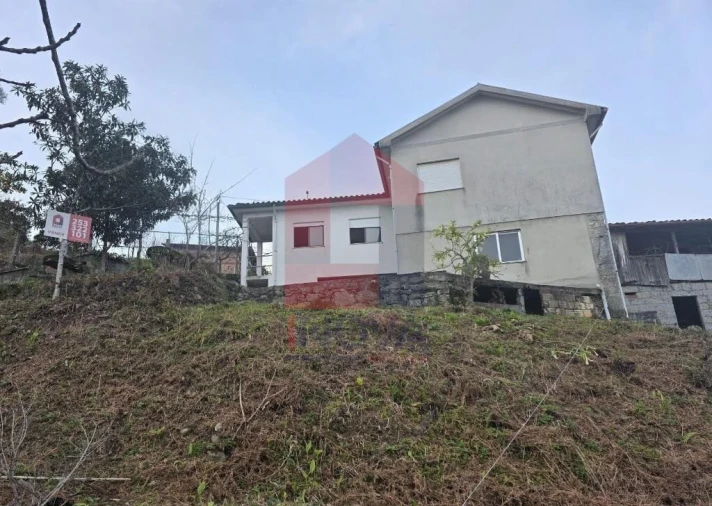 Moradia T2 para Venda em Vila Verde e Barbudo