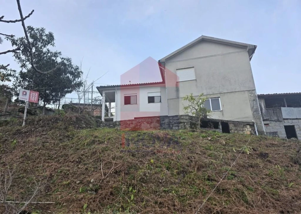 Moradia T2 para Venda em Vila Verde e Barbudo Foto 1