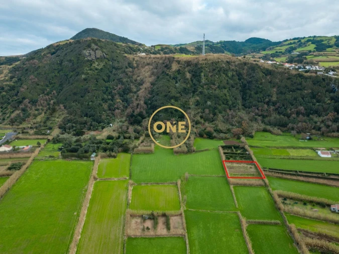 Terreno para Venda em Mosteiros Foto 3