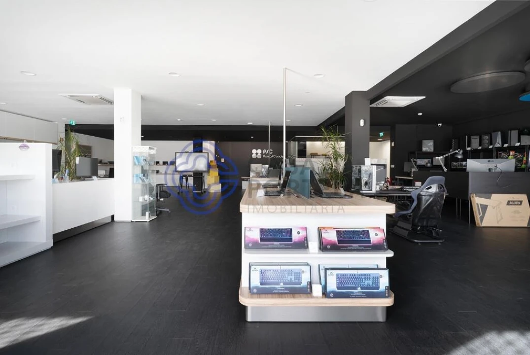 Armazém para Venda em Matosinhos e Leça da Palmeira Foto 4