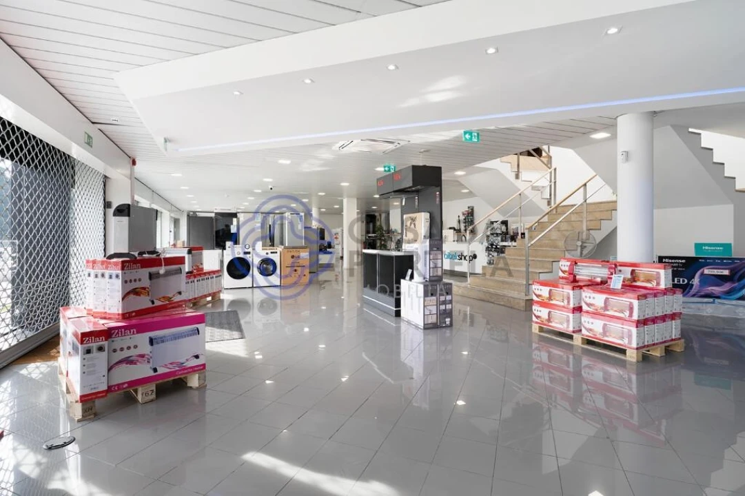 Armazém para Venda em Matosinhos e Leça da Palmeira Foto 1