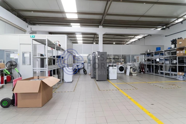 Armazém para Venda em Matosinhos e Leça da Palmeira Foto 23