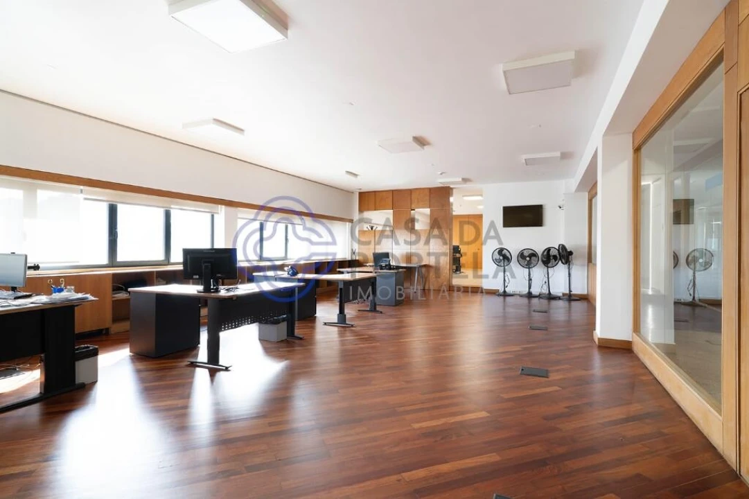 Armazém para Venda em Matosinhos e Leça da Palmeira Foto 14