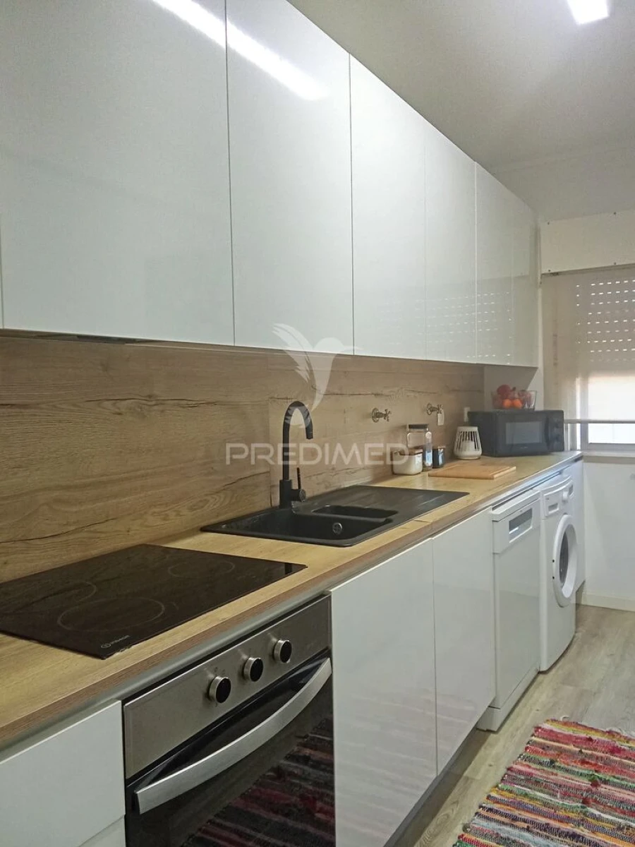 Apartamento T2 para Venda em Amora Foto 4