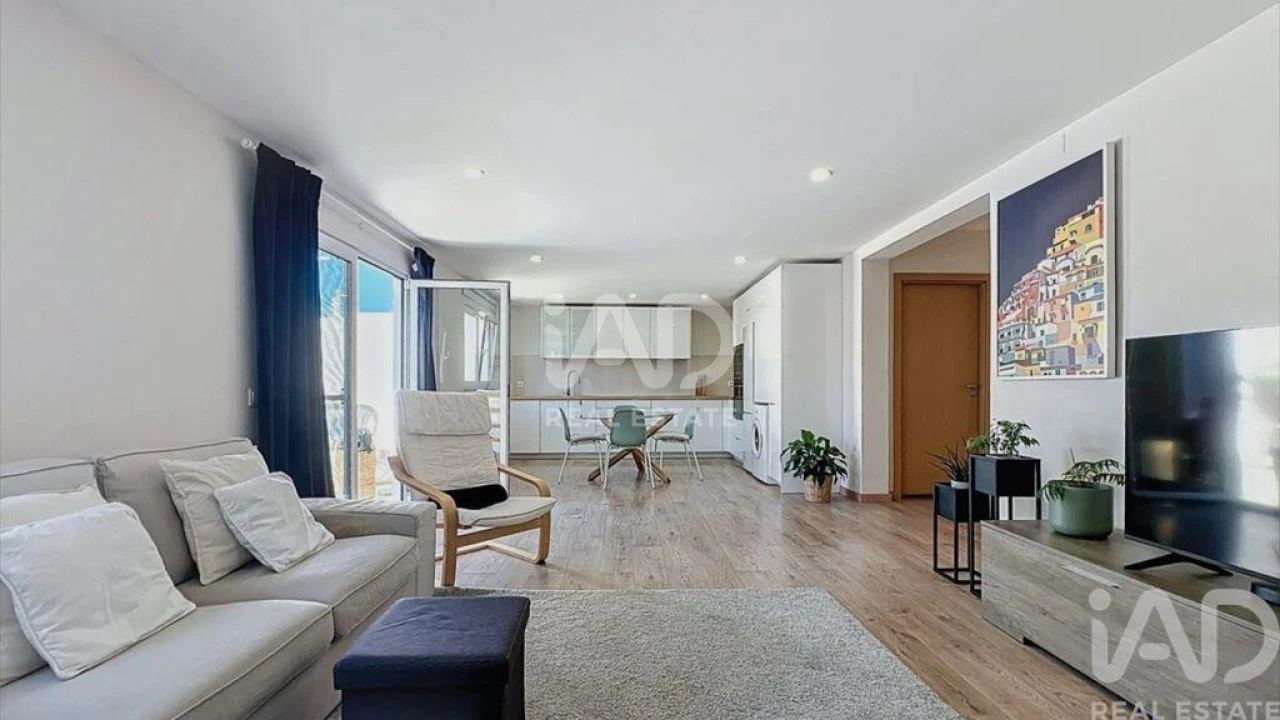 Moradia T2 para Venda em Quelfes Foto 3