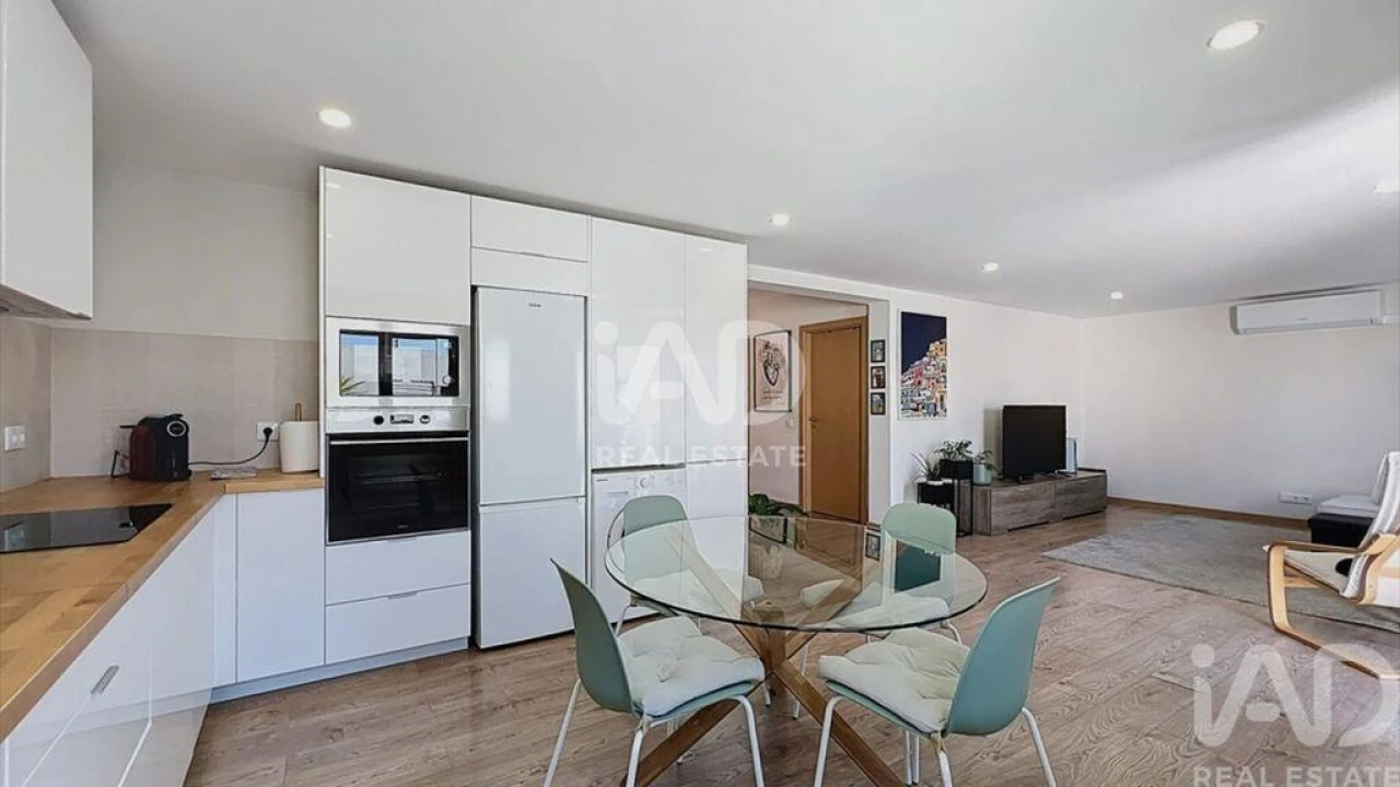 Moradia T2 para Venda em Quelfes Foto 4