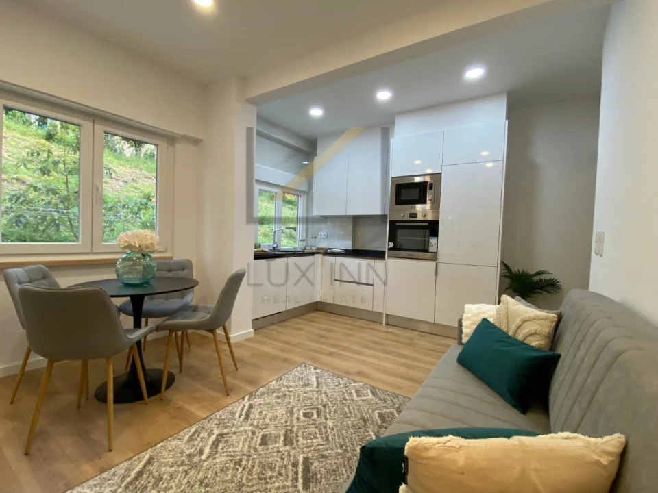Apartamento T2 para Venda em Benfica Foto 2