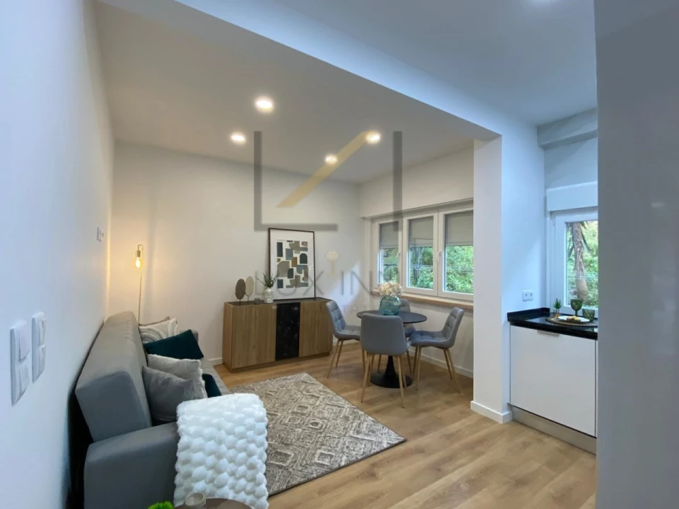 Apartamento T2 para Venda em Benfica Foto 3