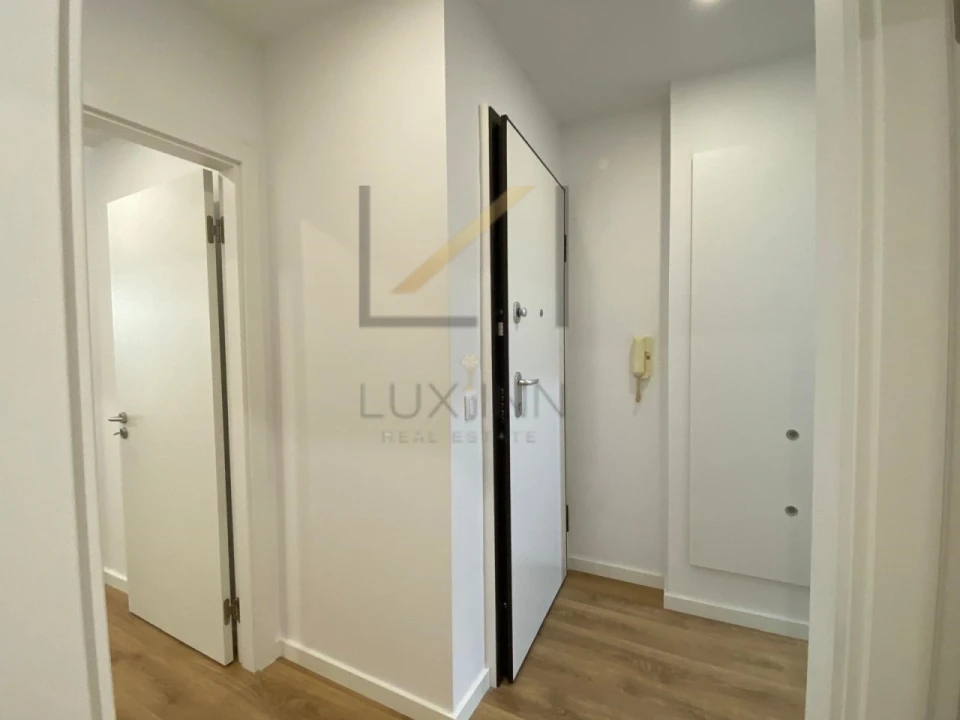 Apartamento T2 para Venda em Benfica Foto 5