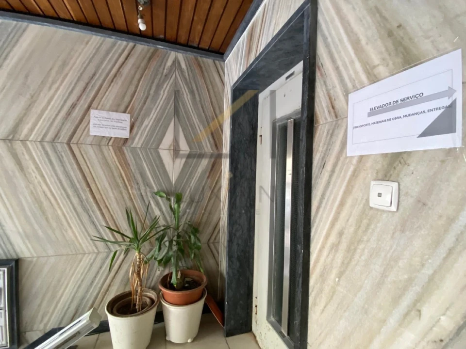 Apartamento T2 para Venda em Benfica Foto 21