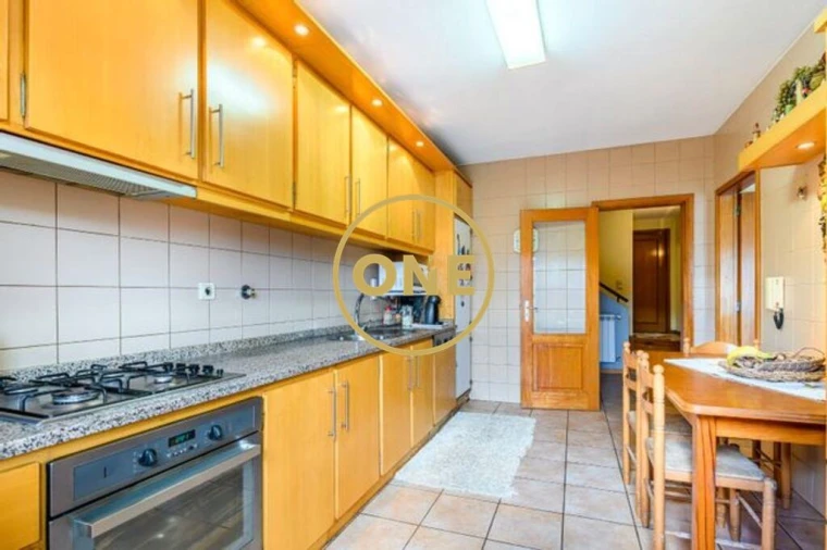 Moradia T4 para Venda em Antas e Abade de Vermoim Foto 7