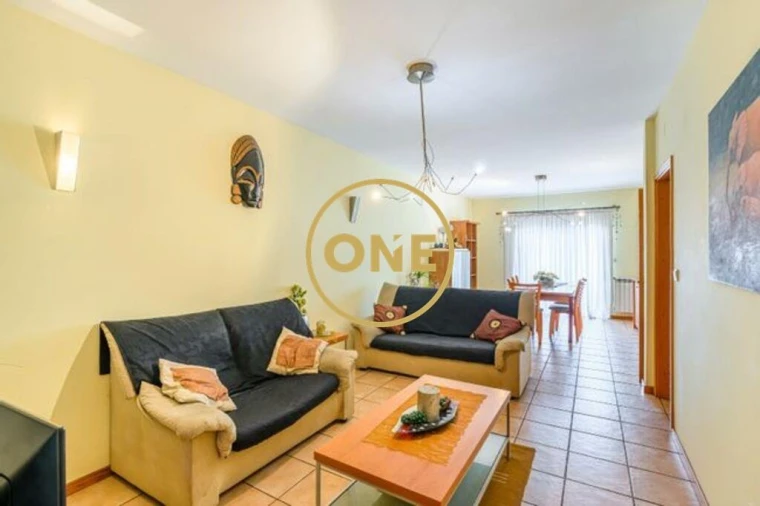 Moradia T4 para Venda em Antas e Abade de Vermoim Foto 3