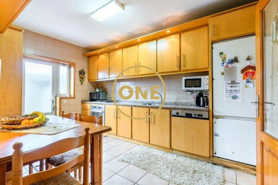 Moradia T4 para Venda em Antas e Abade de Vermoim Foto 6