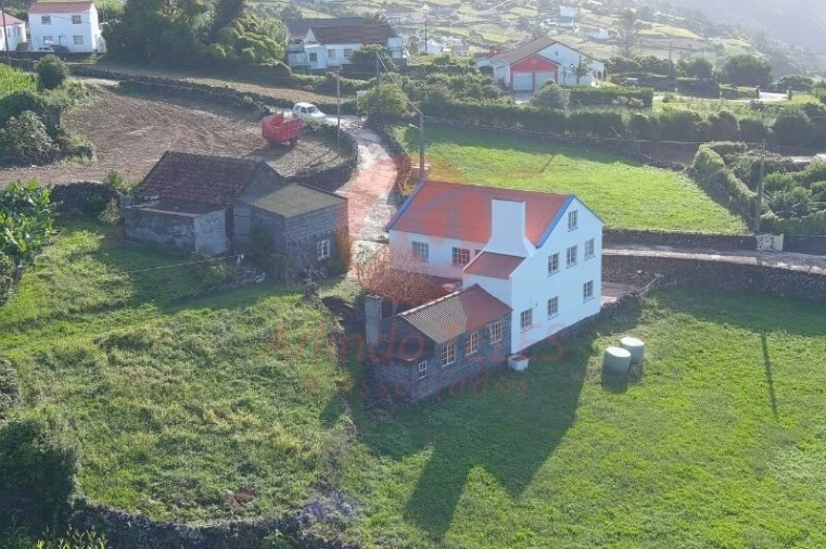 Moradia T3 para Venda em Ribeira Seca Foto 2